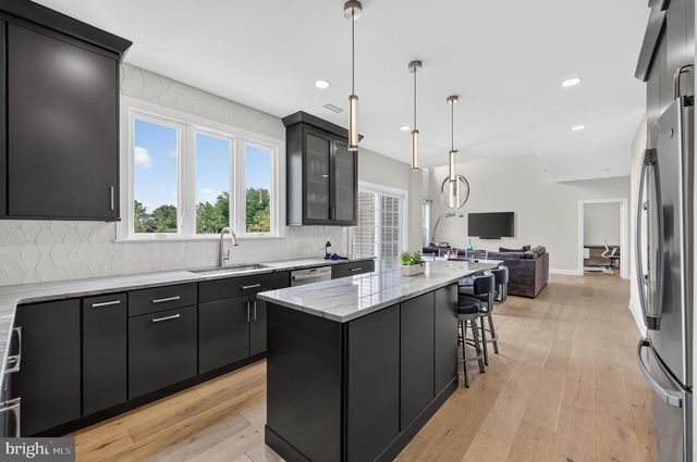 5 DORCHESTER LN, Newtown, PA 18940
