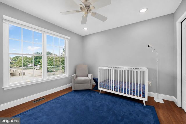 5 DORCHESTER LN, Newtown, PA 18940