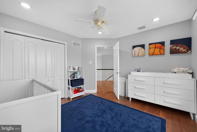 5 DORCHESTER LN, Newtown, PA 18940