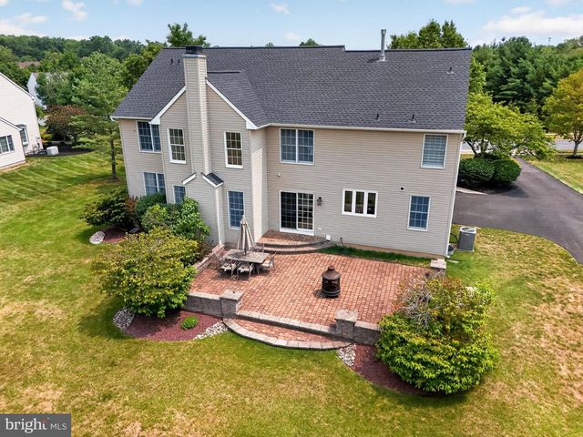 5 DORCHESTER LN, Newtown, PA 18940