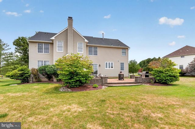 5 DORCHESTER LN, Newtown, PA 18940