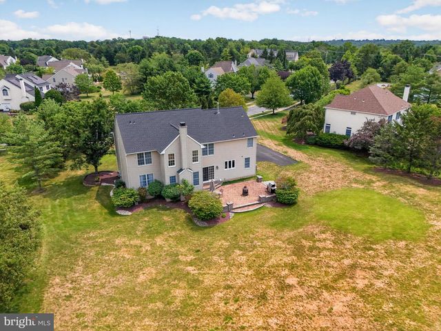 5 DORCHESTER LN, Newtown, PA 18940