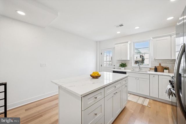 1432 S NEWKIRK ST, Philadelphia, PA 19146