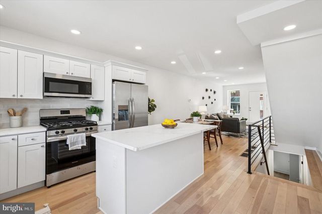 1432 S NEWKIRK ST, Philadelphia, PA 19146