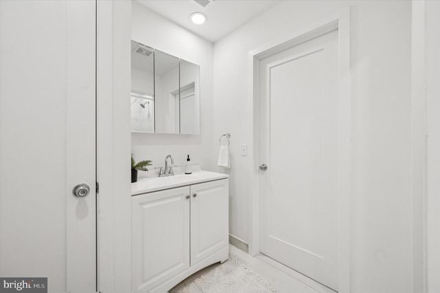 1432 S NEWKIRK ST, Philadelphia, PA 19146