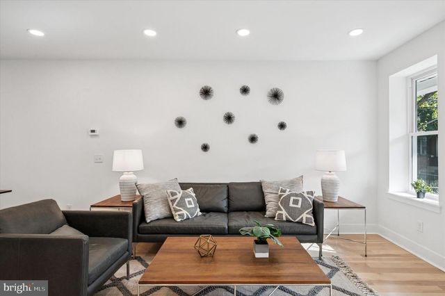1432 S NEWKIRK ST, Philadelphia, PA 19146