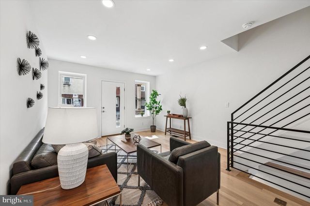 1432 S NEWKIRK ST, Philadelphia, PA 19146