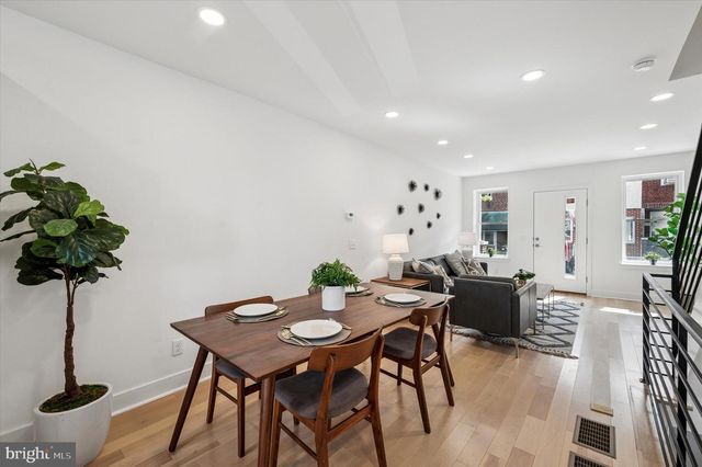 1432 S NEWKIRK ST, Philadelphia, PA 19146