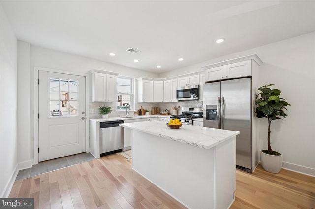 1432 S NEWKIRK ST, Philadelphia, PA 19146