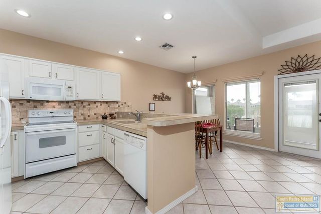 14 Golf House Rd., Laguna Vista, TX 78578