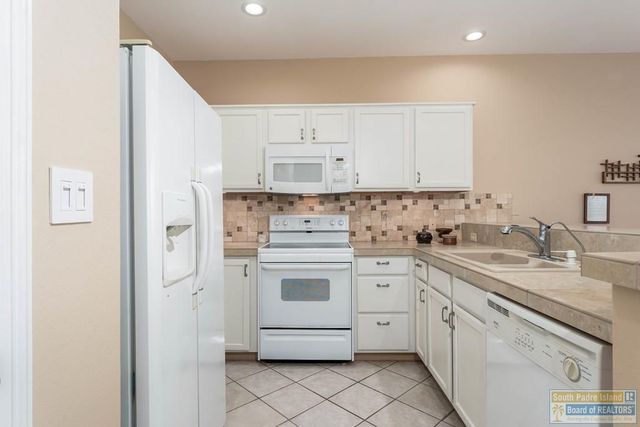 14 Golf House Rd., Laguna Vista, TX 78578