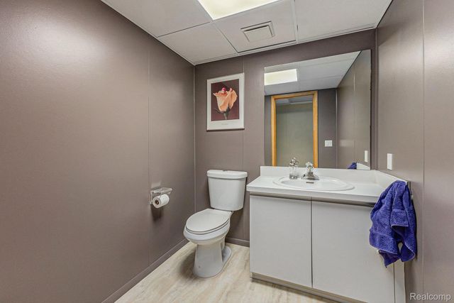 3870 Glen Falls Drive, Bloomfield Charter Township, MI 48302