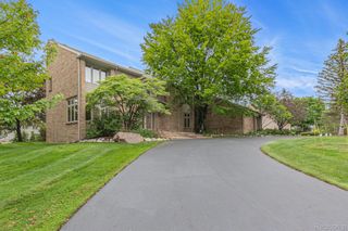 3870 Glen Falls Drive, Bloomfield Charter Township, MI 48302