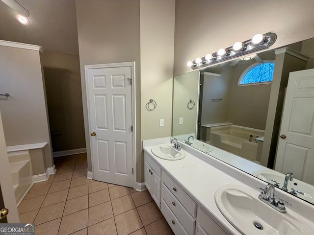 172 Crown Forest Drive, Mcdonough, GA 30252