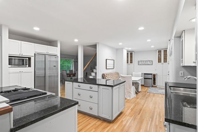 12515 Sunset Trail N, Plymouth, MN 55441