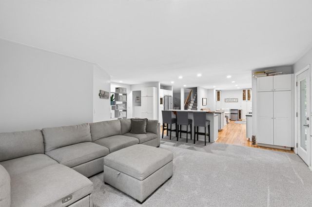 12515 Sunset Trail N, Plymouth, MN 55441