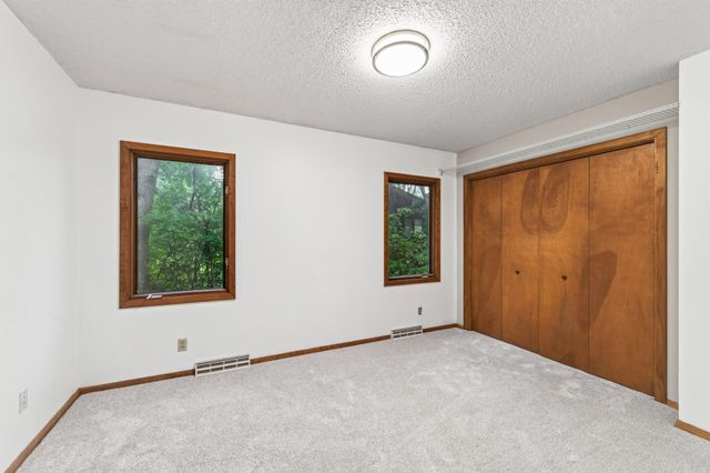 12515 Sunset Trail N, Plymouth, MN 55441