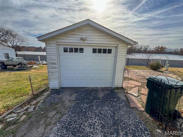 1060 Market Street, Ste Genevieve, MO 63670