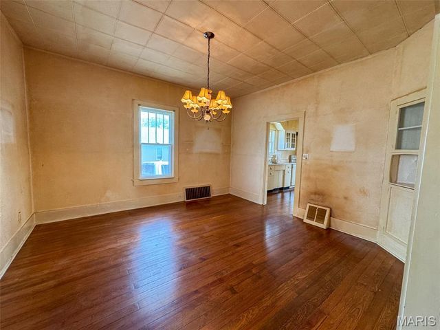 1060 Market Street, Ste Genevieve, MO 63670