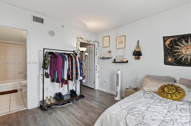 900 SW 8th St 505, Miami, FL 33130