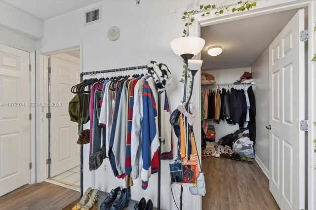 900 SW 8th St 505, Miami, FL 33130