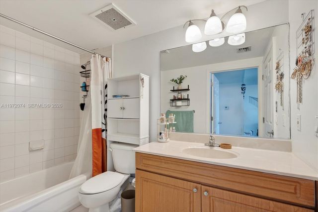 900 SW 8th St 505, Miami, FL 33130