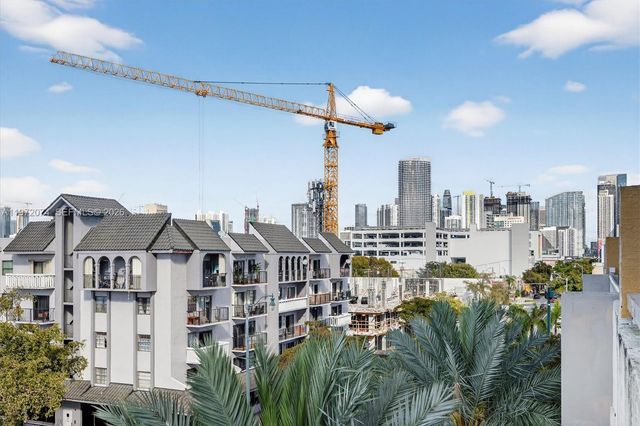 900 SW 8th St 505, Miami, FL 33130