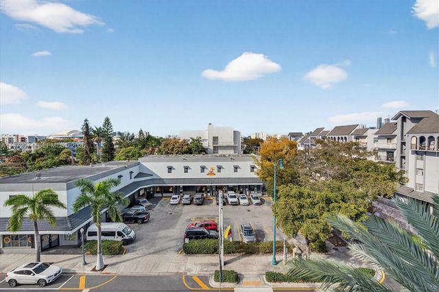 900 SW 8th St 505, Miami, FL 33130