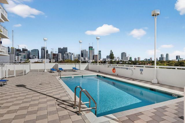 900 SW 8th St 505, Miami, FL 33130