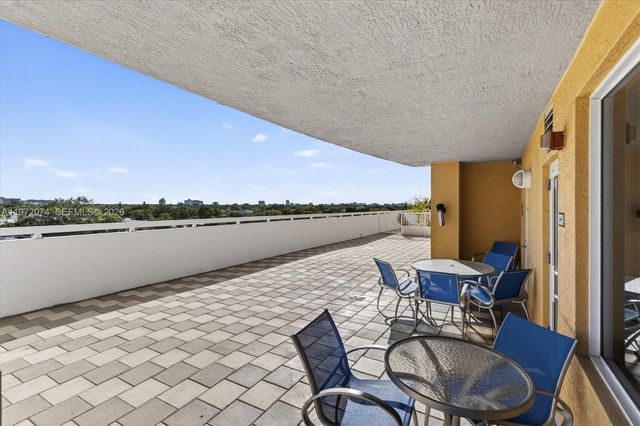 900 SW 8th St 505, Miami, FL 33130