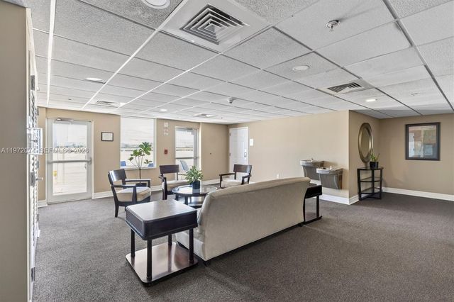 900 SW 8th St 505, Miami, FL 33130