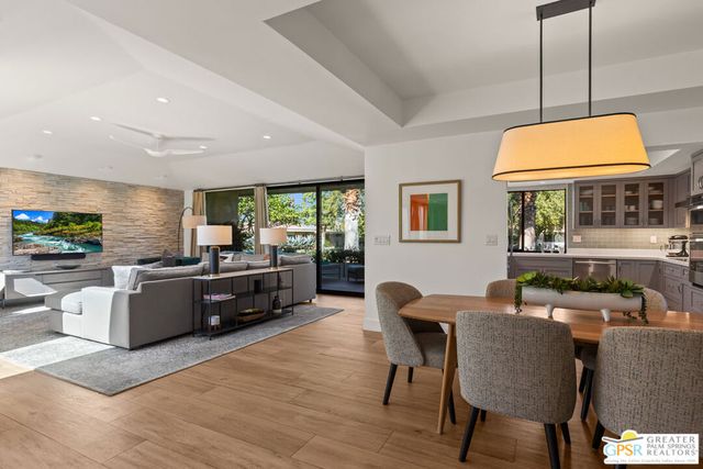 2332 Oakcrest Drive, Palm Springs, CA 92264