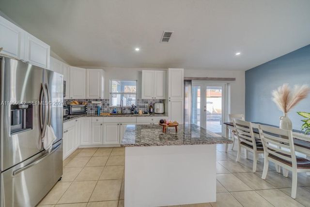 1918 SE 5th Court, Cape Coral, FL 33990