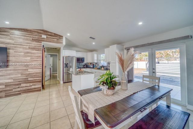 1918 SE 5th Court, Cape Coral, FL 33990