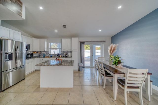 1918 SE 5th Court, Cape Coral, FL 33990
