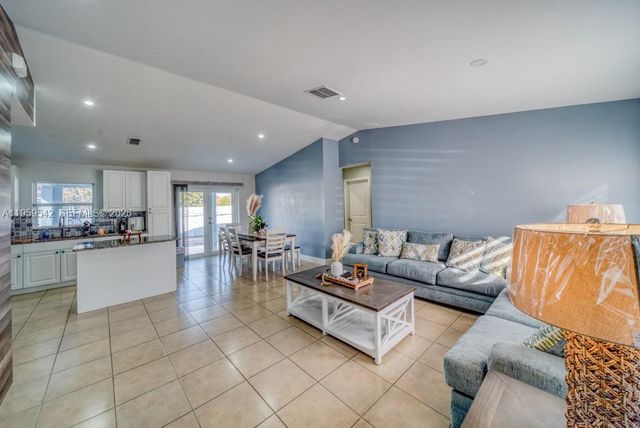 1918 SE 5th Court, Cape Coral, FL 33990