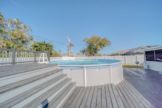 1918 SE 5th Court, Cape Coral, FL 33990
