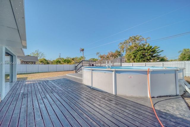 1918 SE 5th Court, Cape Coral, FL 33990
