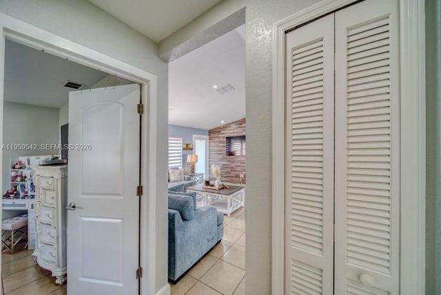 1918 SE 5th Court, Cape Coral, FL 33990