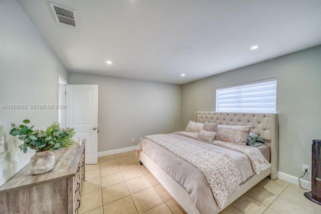 1918 SE 5th Court, Cape Coral, FL 33990