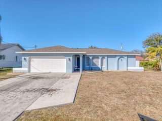 1918 SE 5th Court, Cape Coral, FL 33990
