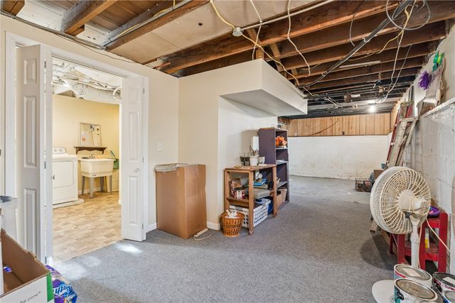 910 Maplewood Drive NE, Cedar Rapids, IA 52402