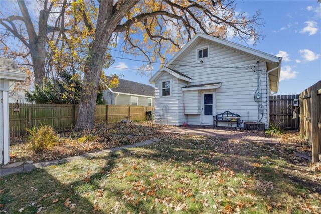 910 Maplewood Drive NE, Cedar Rapids, IA 52402