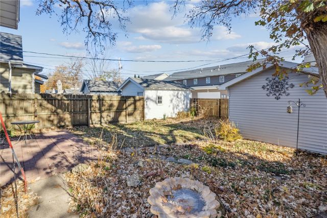 910 Maplewood Drive NE, Cedar Rapids, IA 52402