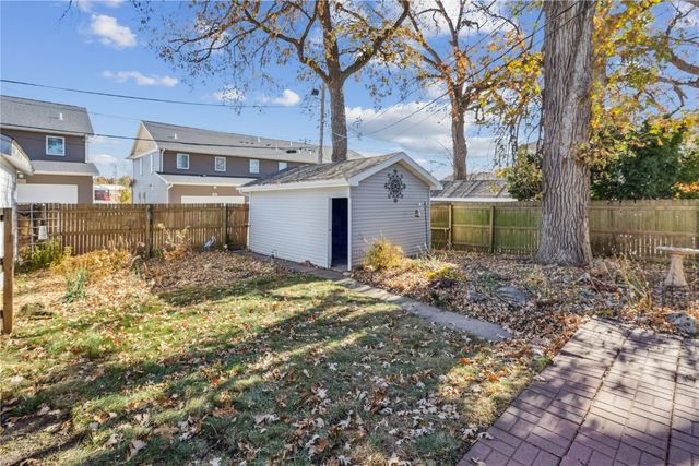 910 Maplewood Drive NE, Cedar Rapids, IA 52402