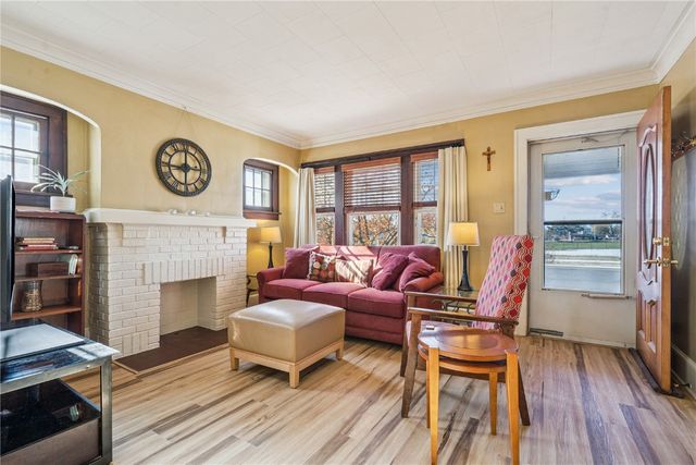 910 Maplewood Drive NE, Cedar Rapids, IA 52402