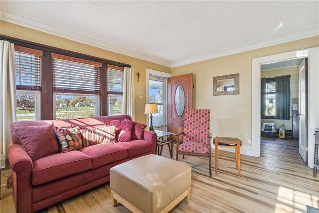 910 Maplewood Drive NE, Cedar Rapids, IA 52402