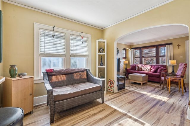 910 Maplewood Drive NE, Cedar Rapids, IA 52402