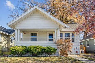 910 Maplewood Drive NE, Cedar Rapids, IA 52402