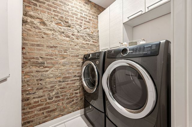 223 W LAKE Street 2S, Chicago, IL 60606